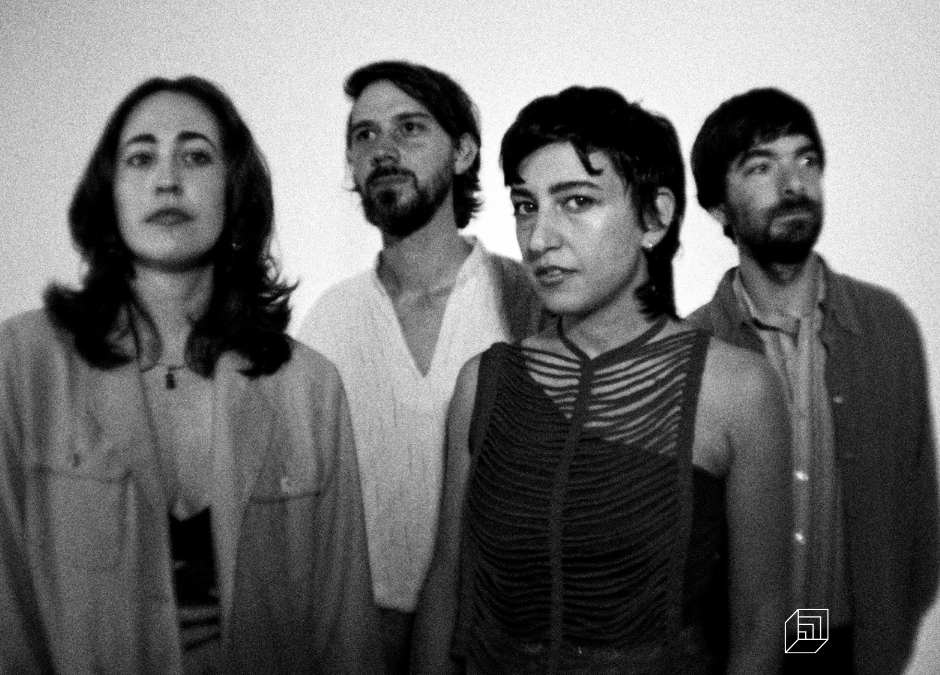 Derya Yildirim & Grup Simsek